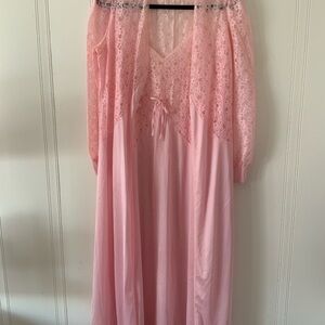 Chic Pink Lace Women's Nightgown Set